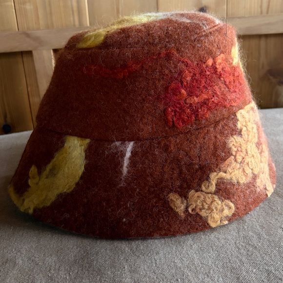 JG Switzer Wool Felted Bucket hat Bespoke Art to Wear. - Picture 3 of 15